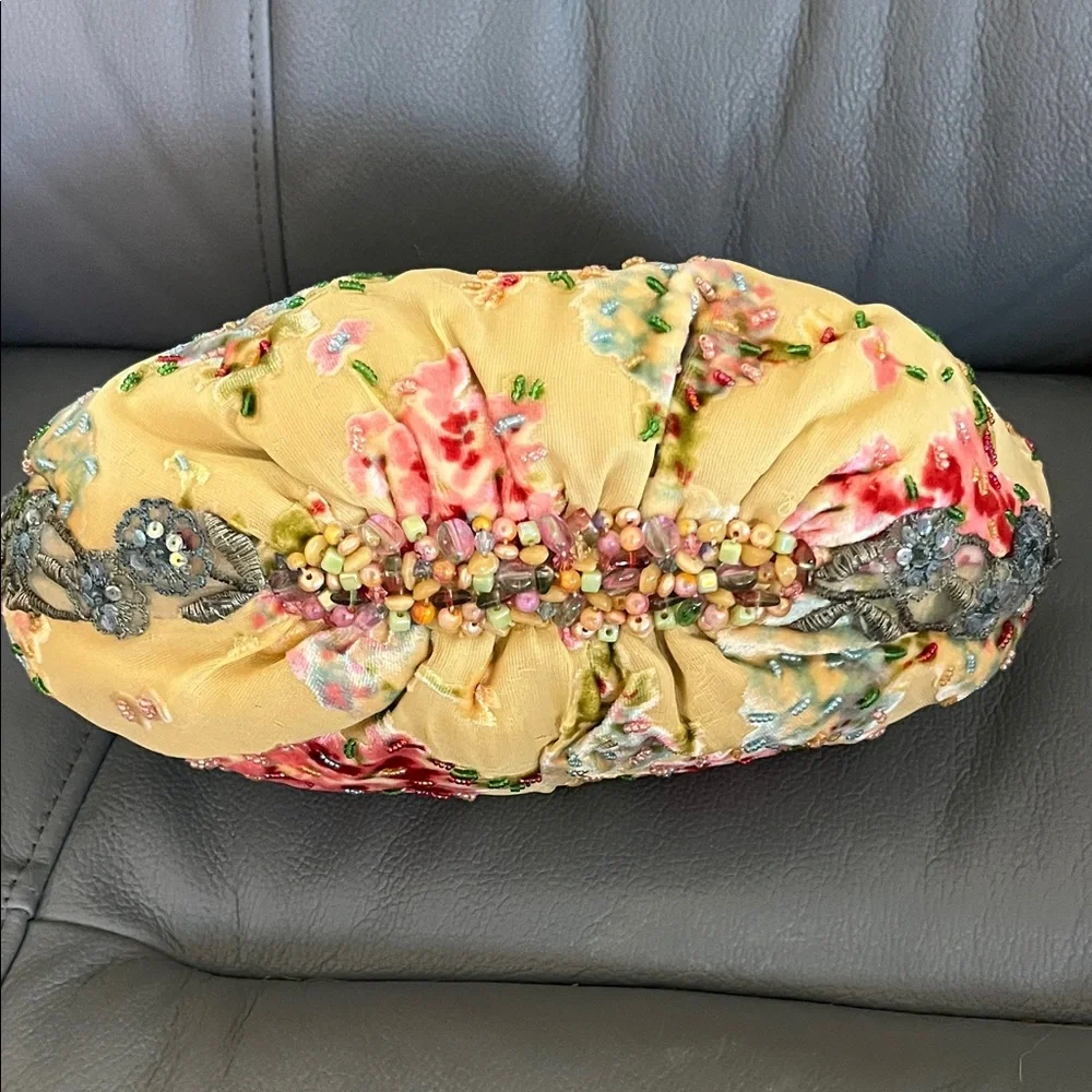 Mary Frances New Beaded Handbag - Picture 4 of 5